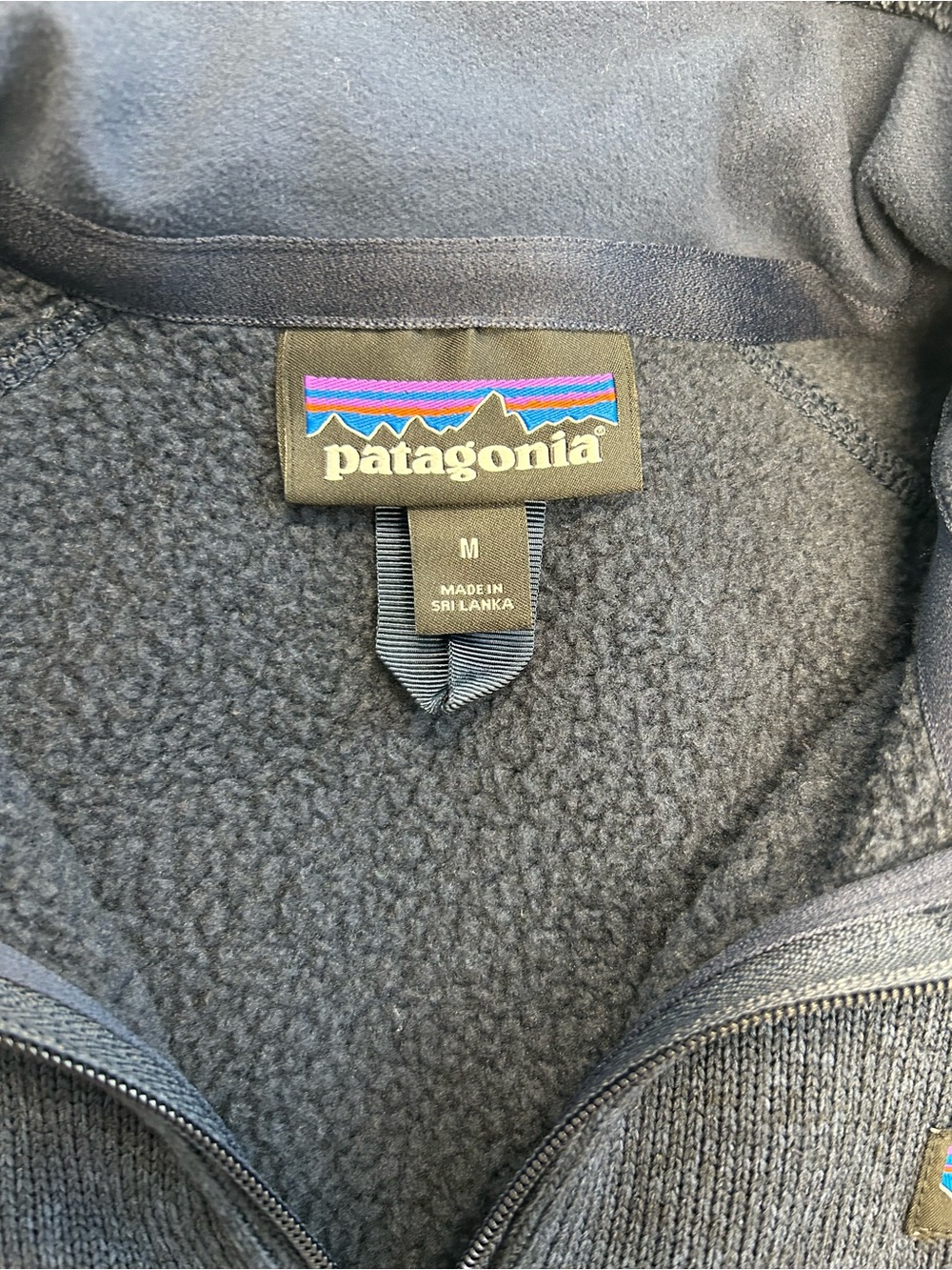 Patagonia women’s Navy Half-Zip Fleece Sweater size M - Picture 2 of 2